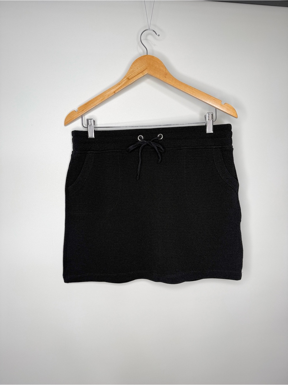 Attyre Black Knit Drawstring Mini Skirt Size 10